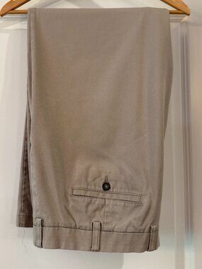 Croft & Barrow Men’s Khaki Chinos Pants - Size 44 x 30 - Classic Fit Stretch